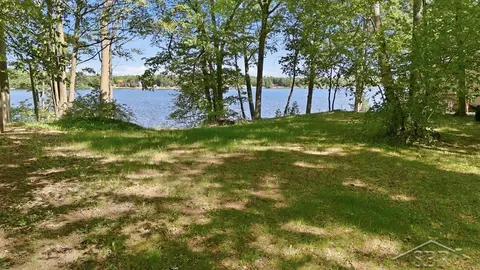 3340 N Lakeside Drive, Sanford MI 48657 photo 3