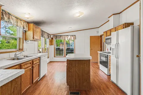 2310 S Whitney Beach Road, Beaverton MI 48612 photo 5