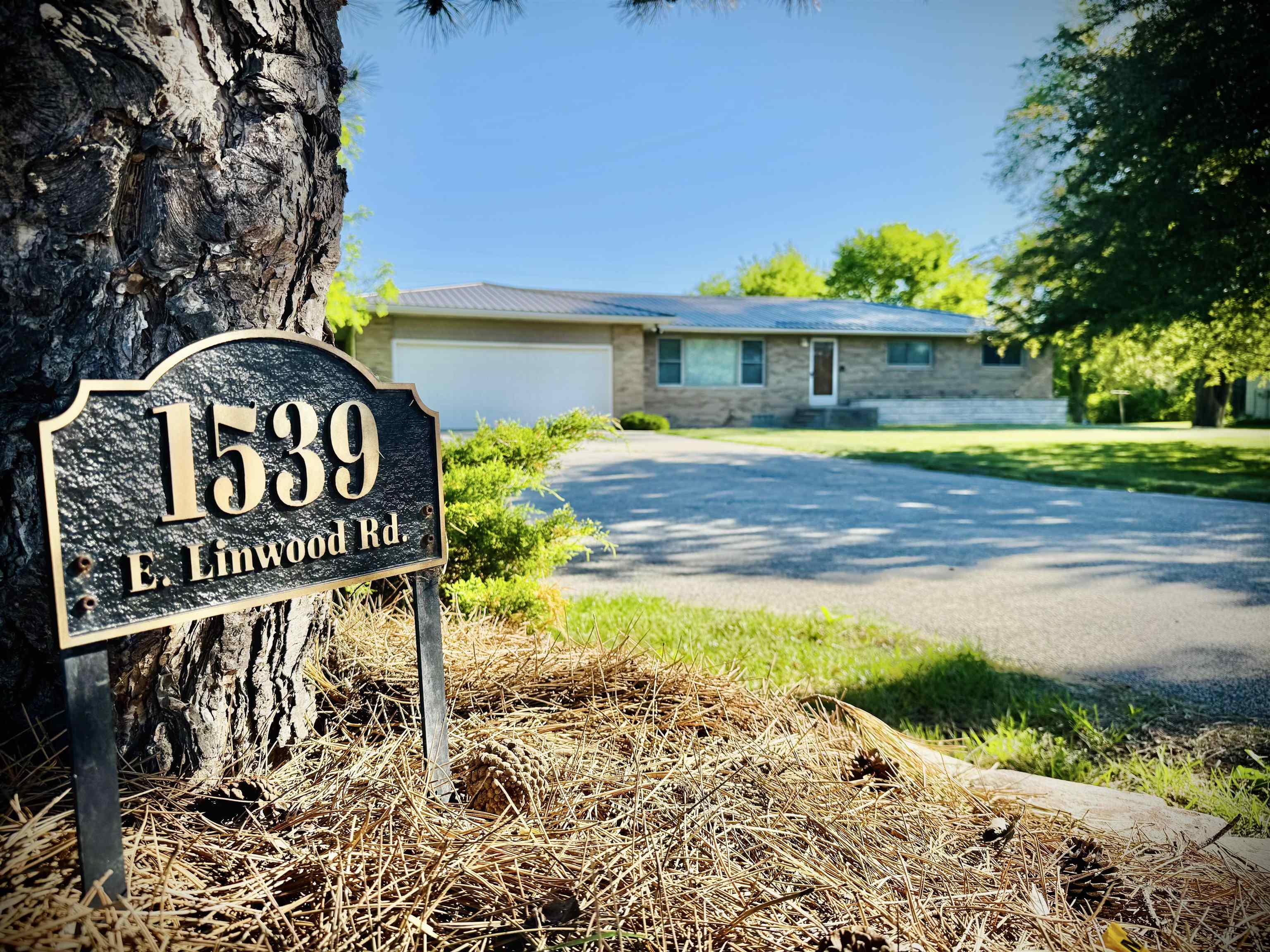 1539 E Linwood Road, Linwood MI 48634 photo 1