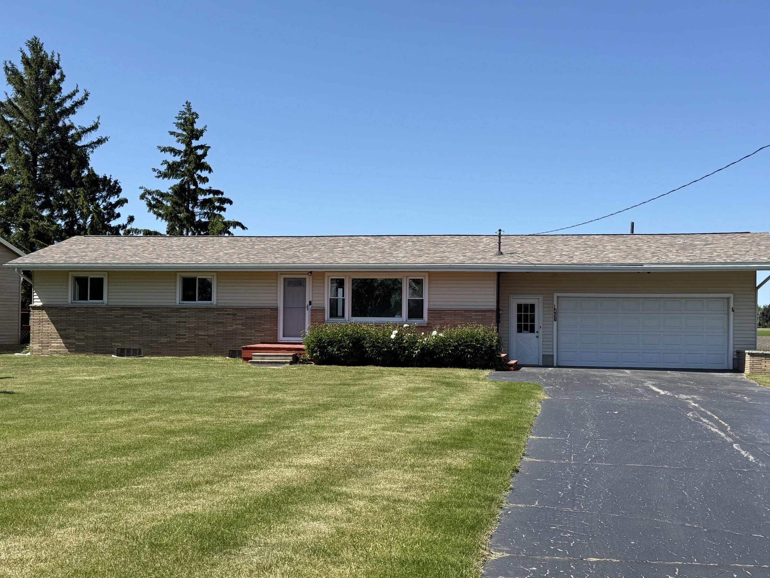 457 E Center Road, Essexville MI 48732 photo 1