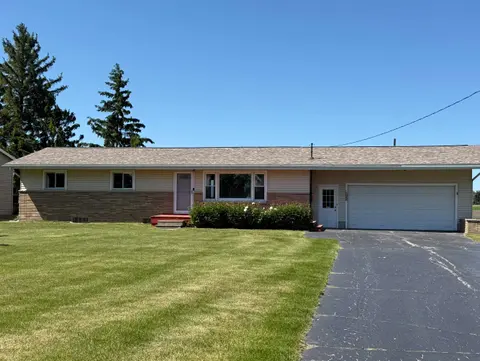 457 E Center Road, Essexville MI 48732 photo 1