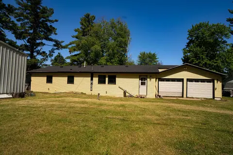 3185 Lakeshore Drive, Gladwin MI 48624 photo 2