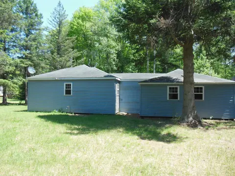 8870 E Townline Lake Road, Harrison MI 48625 photo 4