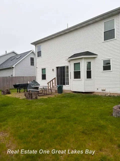 2894 Pimlico Lane, Saginaw MI 48603 photo 2