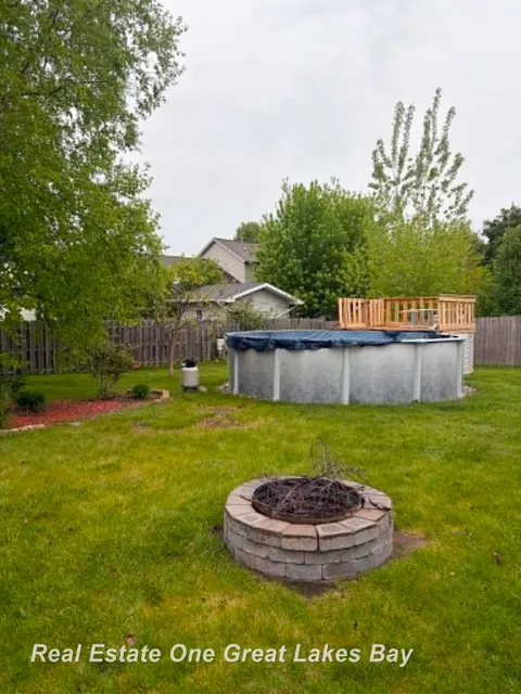 2894 Pimlico Lane, Saginaw MI 48603 photo 3