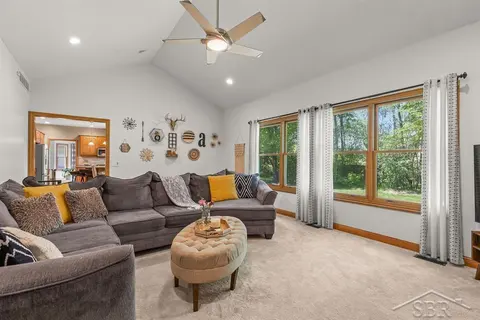 403 Shirewood Lane, Midland MI 48642 photo 3