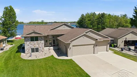 4984 Dunbar Court, Gladwin MI 48624 photo 2