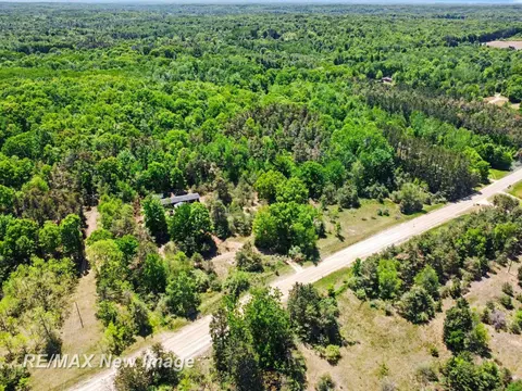 3769 W Herrick Road, Farwell MI 48622 photo 2