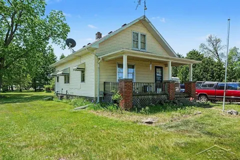 17985 Dice Road, Hemlock MI 48626 home for sale