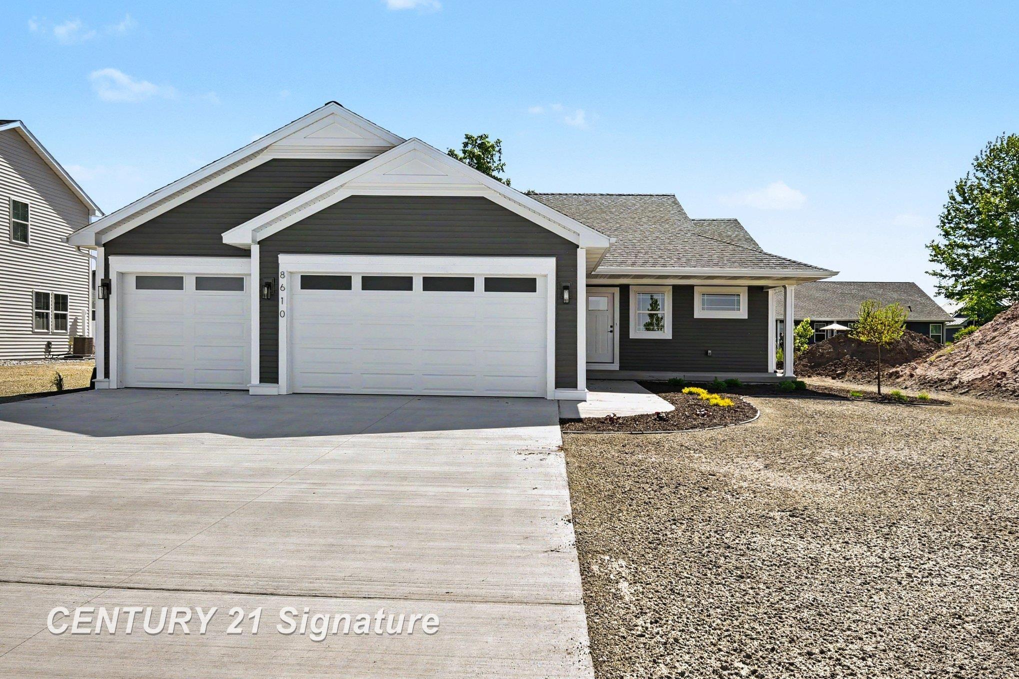 8610 Foxtail Trail, Freeland MI 48623 photo 1