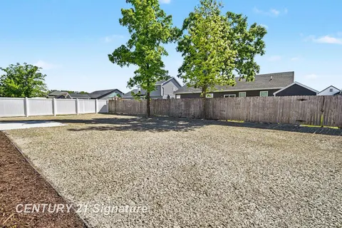 8610 Foxtail Trail, Freeland MI 48623 photo 4
