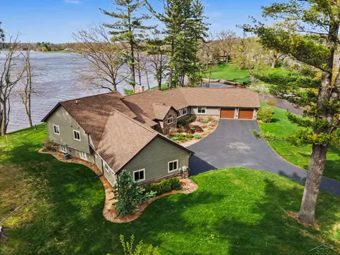 4589 N Island Drive, Sanford MI 48657 photo 2