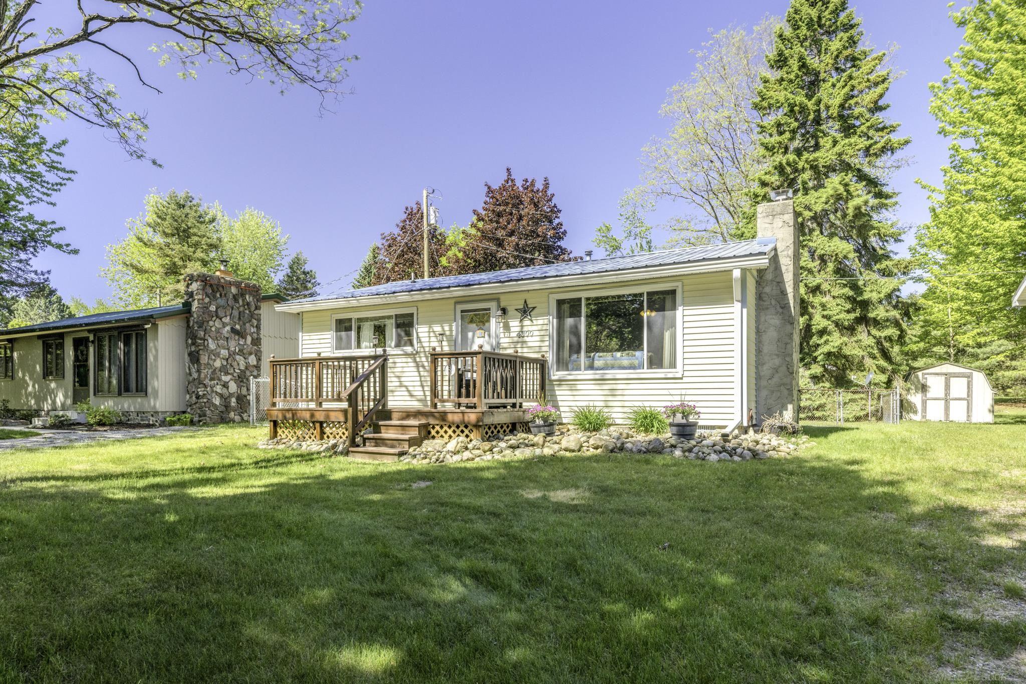 4300 N Grandview Drive, Deckerville MI 48427 photo 1