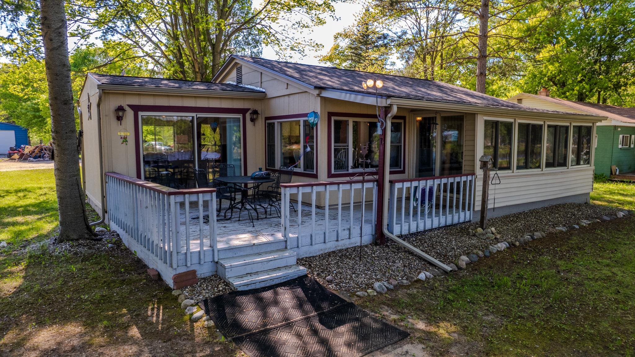 524 Hilo Road, Gladwin MI 48624 photo 1