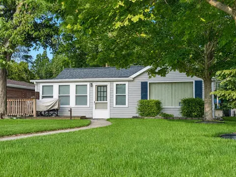735 Pleasant Shores Street, Gladwin MI 48624 photo 2