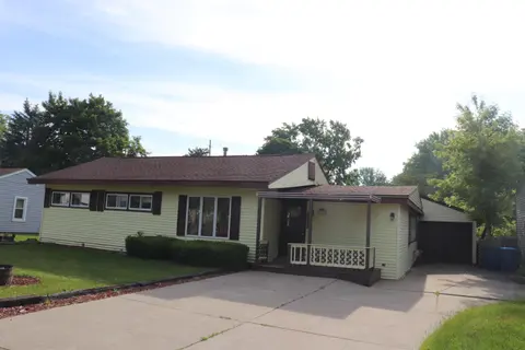 1100 Heavenridge Road, Essexville MI 48732 photo 2