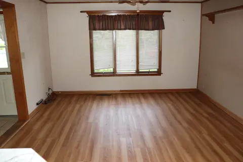 1100 Heavenridge Road, Essexville MI 48732 photo 3