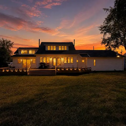 141 Bay Shore Drive, Bay City MI 48706 photo 3