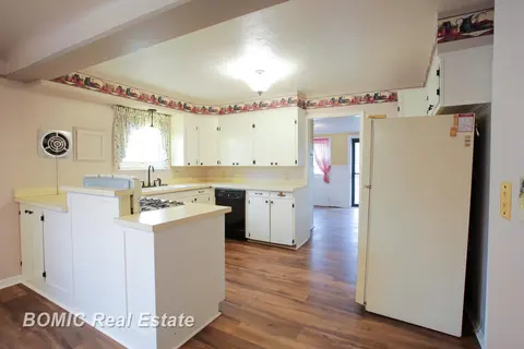 7920 Ash Street, Birch Run MI 48415 photo 2