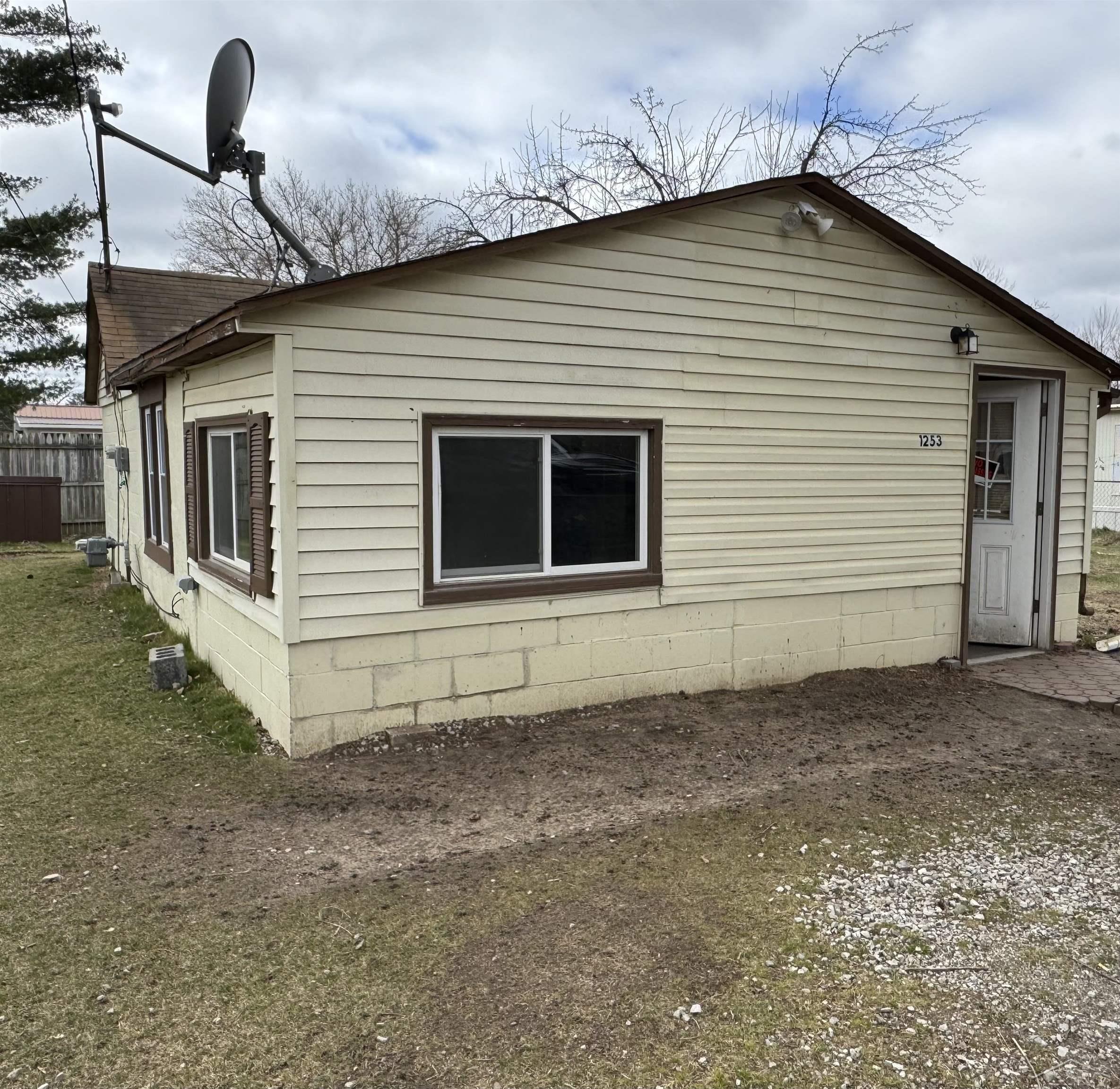 1253 Denton Creek Road, Beaverton MI 48612 photo 1