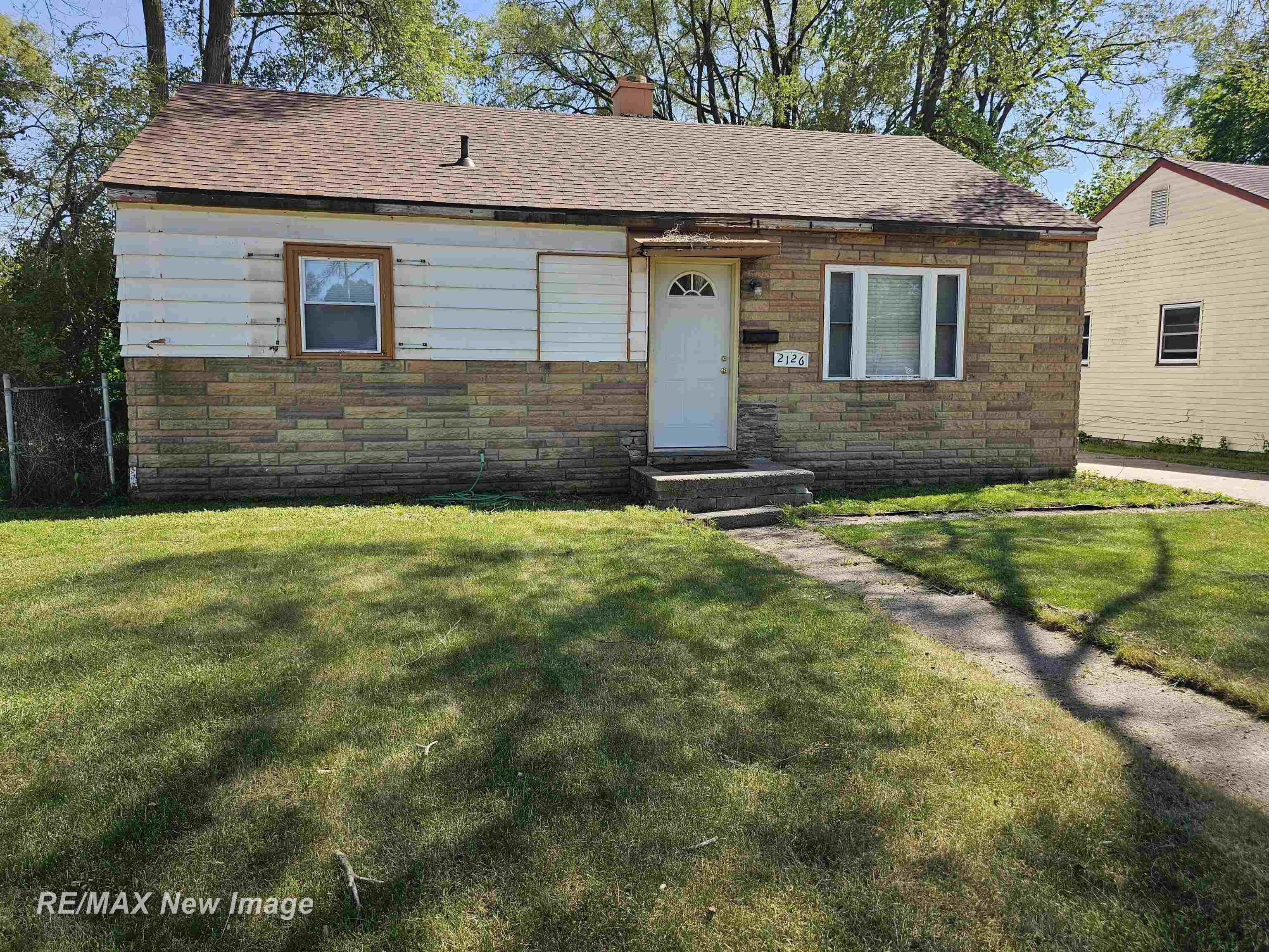 2126 Hammel Street, Saginaw MI 48601 photo 1