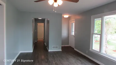 620 E Washington Street, Freeland MI 48623 photo 3