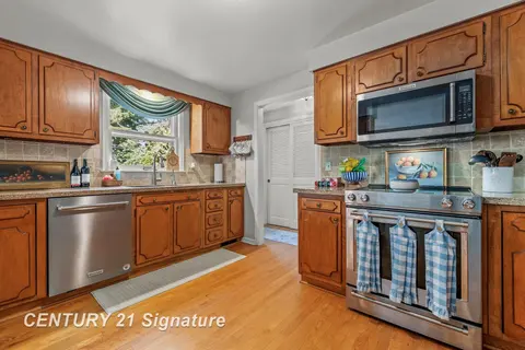 358 Somerset Road, Saginaw MI 48638 photo 2
