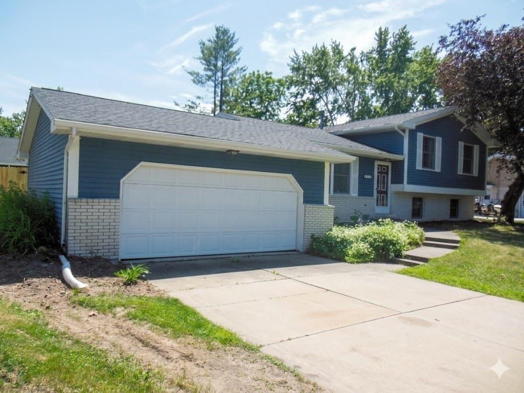 412 Wilcox Parkway, Clare MI 48617 photo 1
