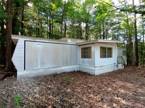 404 Lockwood Drive, Gladwin MI 48624 photo 2