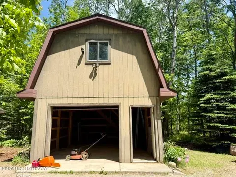 4412 Glasbury Court, Gladwin MI 48624 photo 2