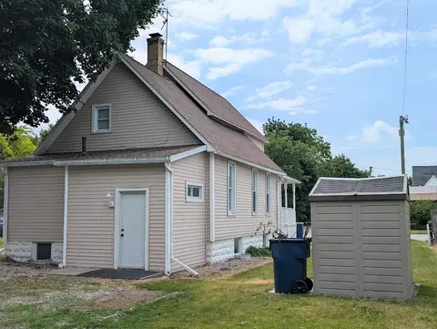 2213 Broadway Street, Bay City MI 48708-8577 photo 2