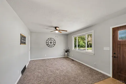 3328 Cobb Street, Midland MI 48642 photo 2