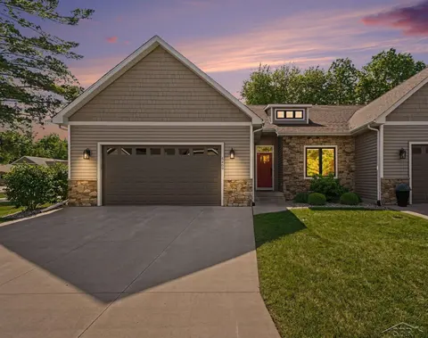 5409 Greenridge Drive, Midland MI 48640 photo 2