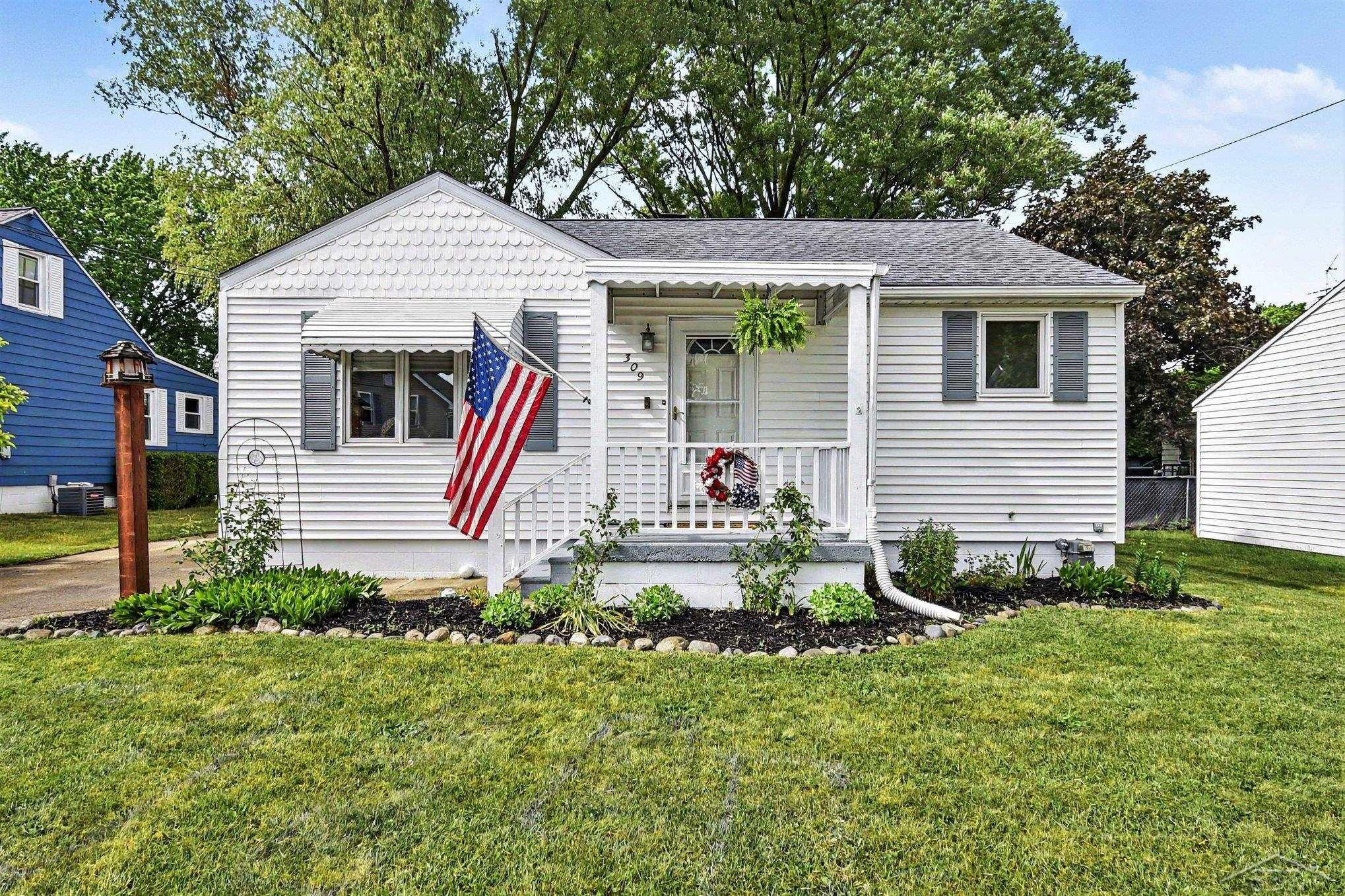 309 E Jeanette Street, Bay City MI 48706 photo 1