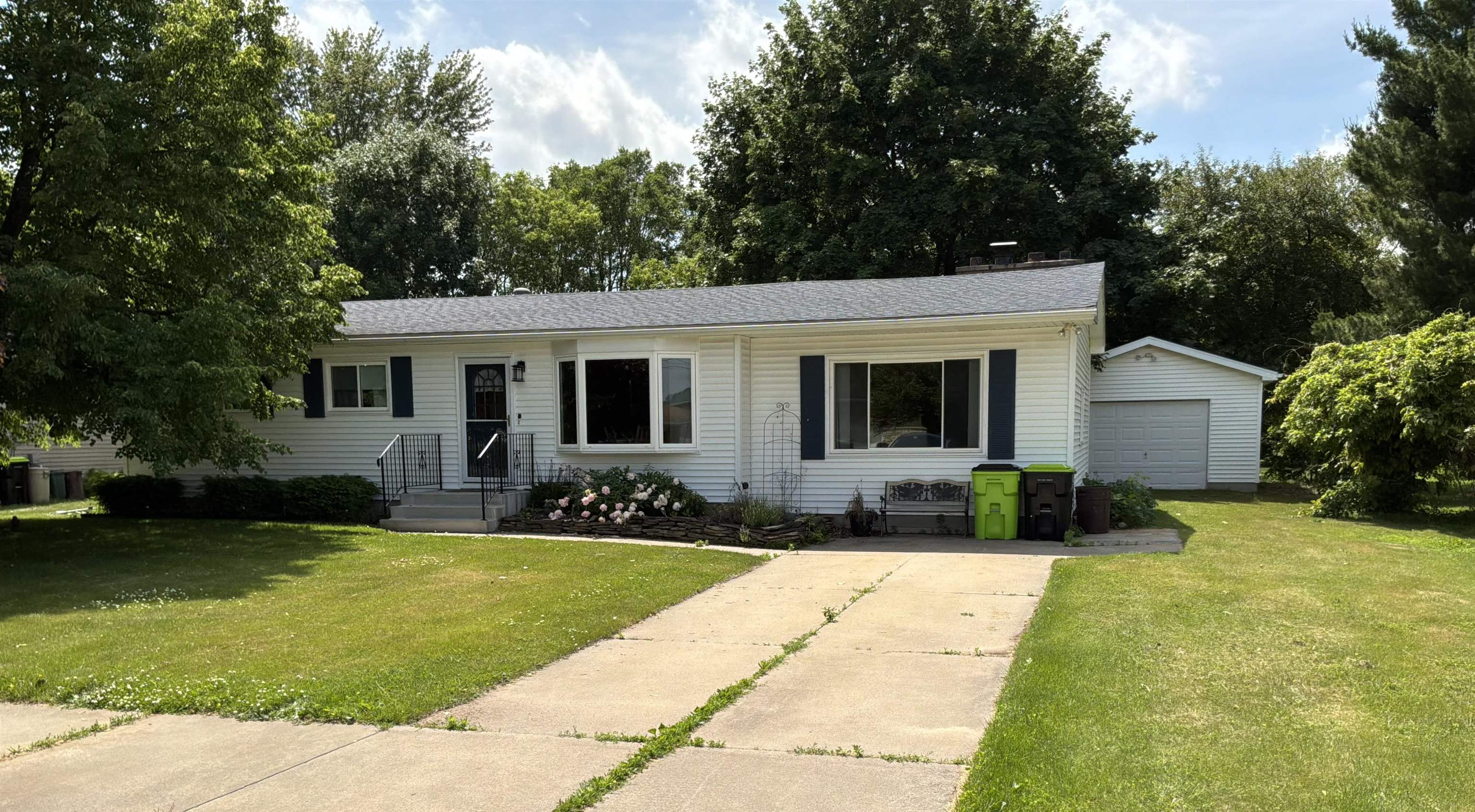 4648 Meadow Court Road, Auburn MI 48611 photo 1