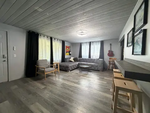 1079 W Moore Road, Saginaw MI 48601 photo 3