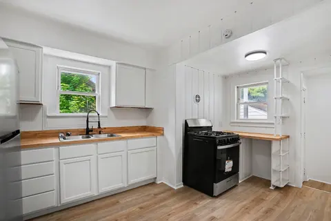 2211 N Charles Street, Saginaw MI 48602 photo 4