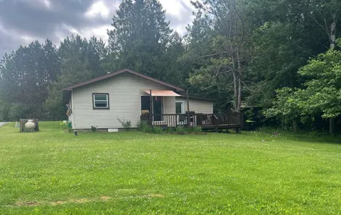 5403 Kings Way, Gladwin MI 48624 photo 2
