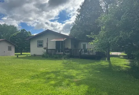 5403 Kings Way, Gladwin MI 48624 photo 3