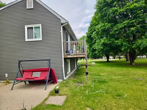 113 Four Square Drive, Mount Pleasant MI 48858 photo 2