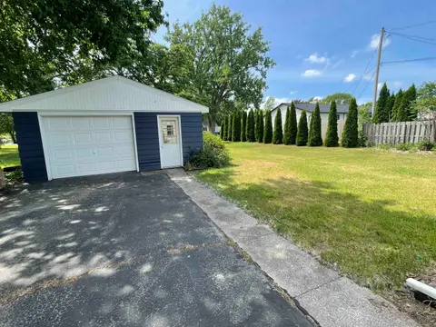 1197 Heavenridge Road, Essexville MI 48732 photo 2