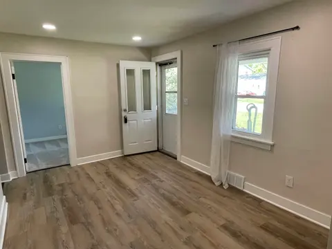1197 Heavenridge Road, Essexville MI 48732 photo 4