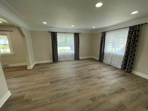 1197 Heavenridge Road, Essexville MI 48732 photo 5
