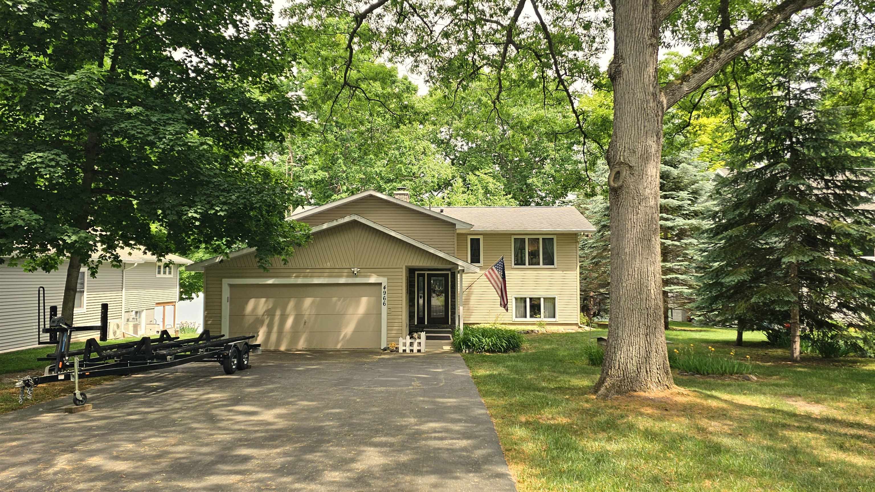 4966 Prince Court, Gladwin MI 48624 photo 1