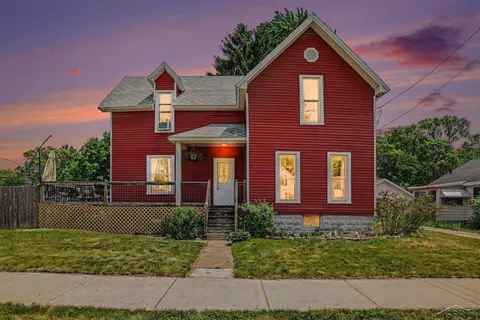 1424 N Trumbull Street, Bay City MI 48708-5579 photo 1