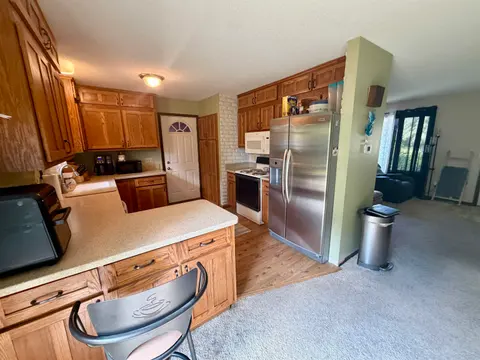4132 Meadowbrook Drive, Saginaw MI 48623 photo 2