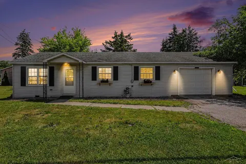 4559 2 Mile Road, Bay City MI 48706 photo 1