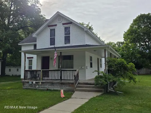 218 Lincoln Street, Chesaning MI 48616 photo 2