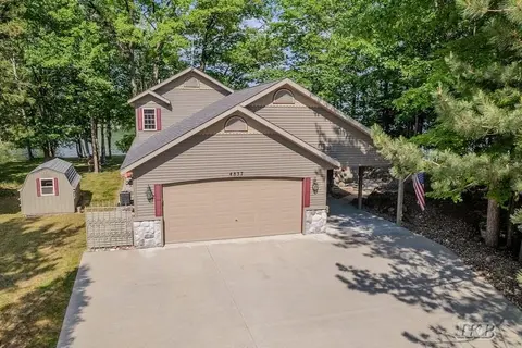 4837 Buxton Court, Gladwin MI 48624 photo 4