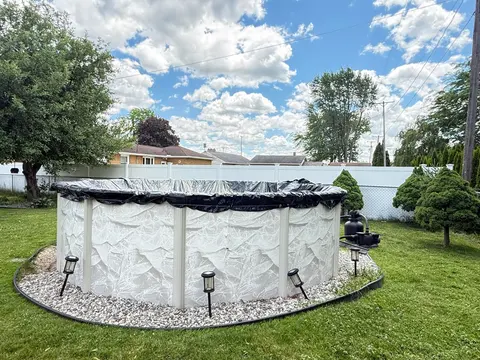 607 Frost Drive, Bay City MI 48706 photo 5